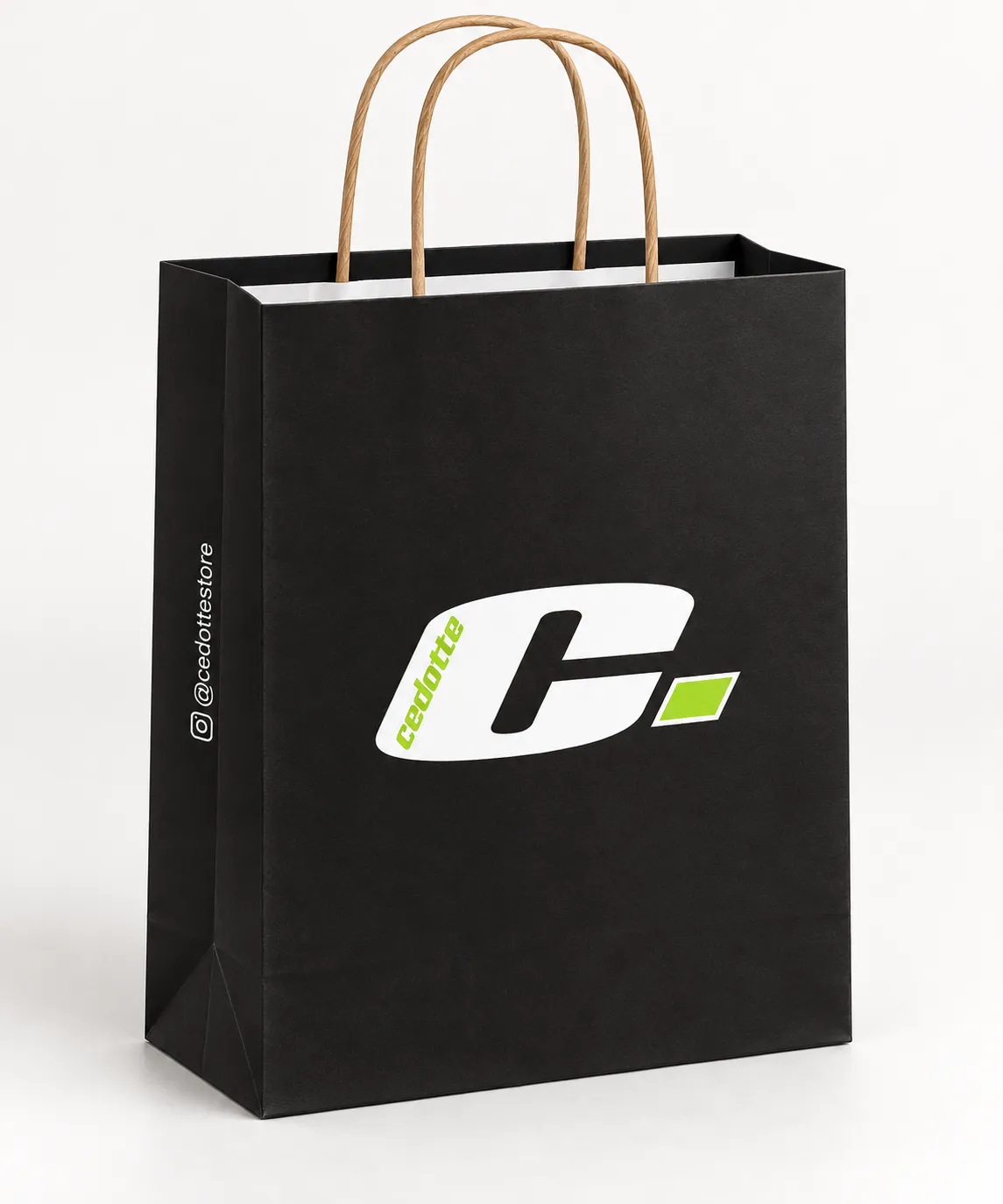 Imagem de referência: papel liso sem impressão em sacolas: apresentação para presente