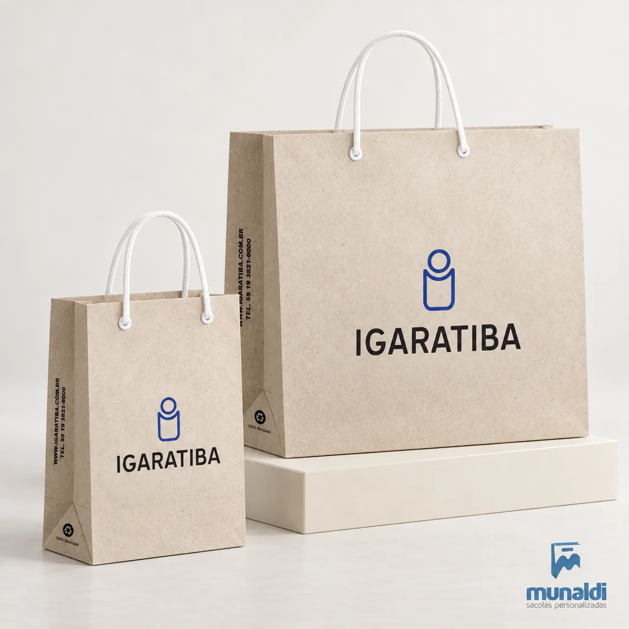 Imagem de referência: apresentação de presentes de sacolas de papel para retirada de pedidos online