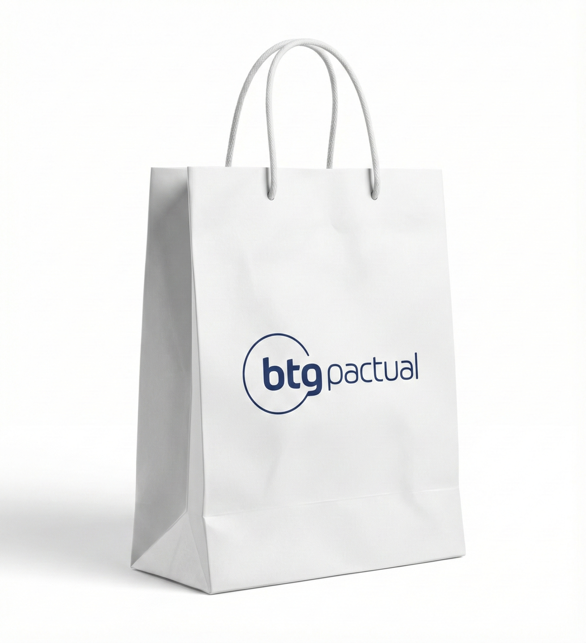 Imagem de referência: descarte responsável de sacolas de papel para experiência do cliente