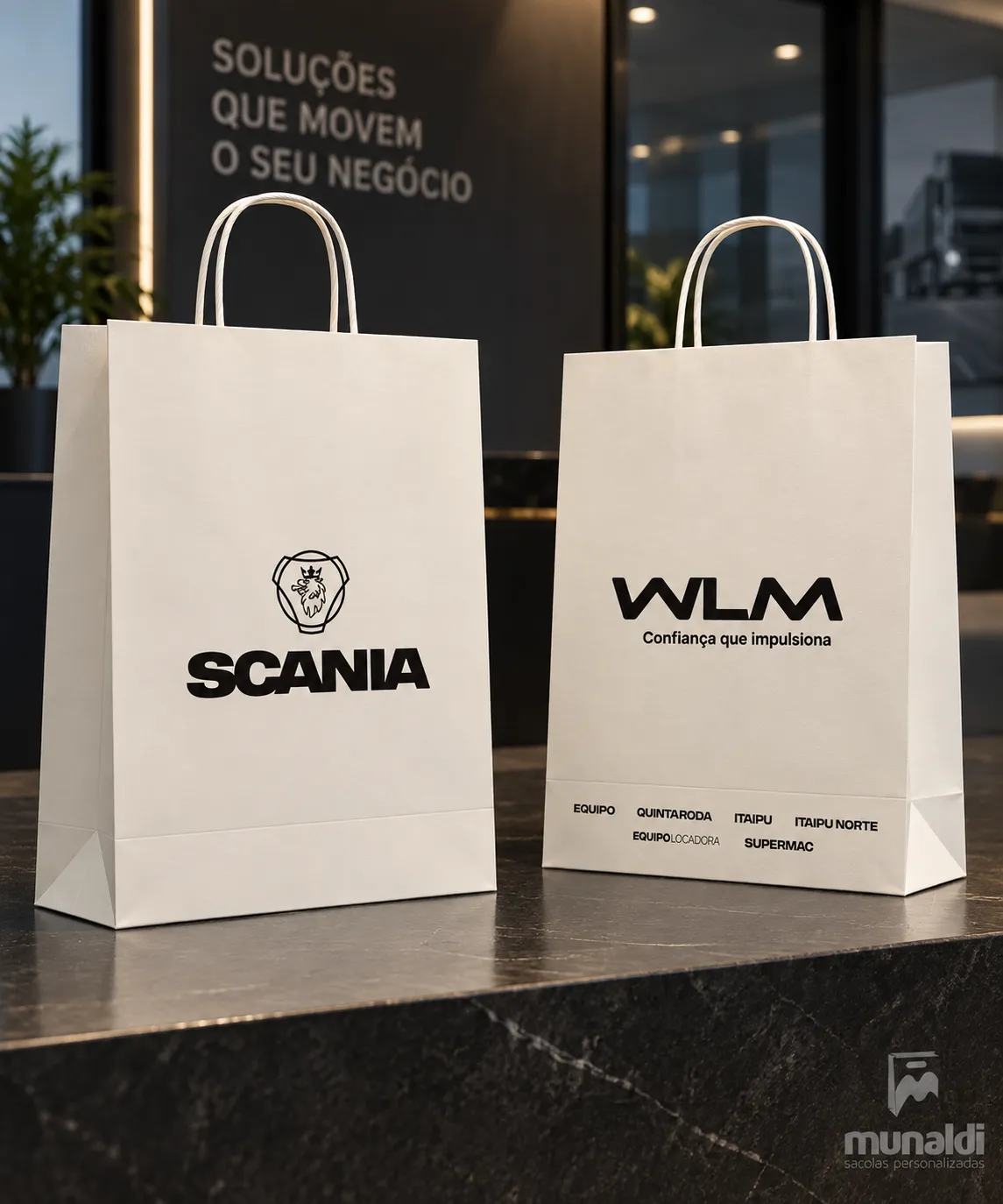 Imagem de referência: lembrança de marca de sacolas de papel para retirada de pedidos online