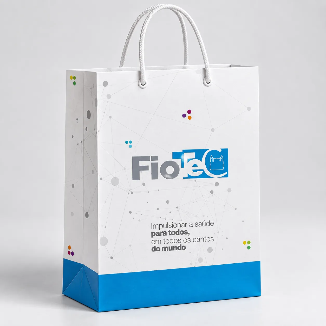 Imagem de referência: reutilização de sacolas de papel para rotina da equipe
